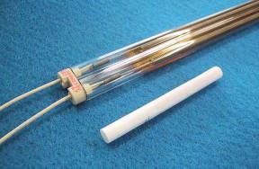 赤外線ヒーター12